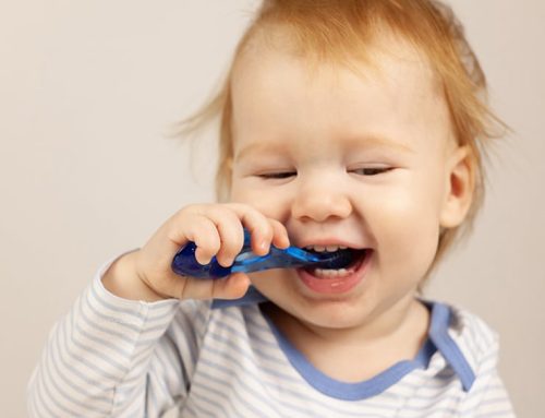 Cómo aliviar el dolor de dientes y encías de tu bebé